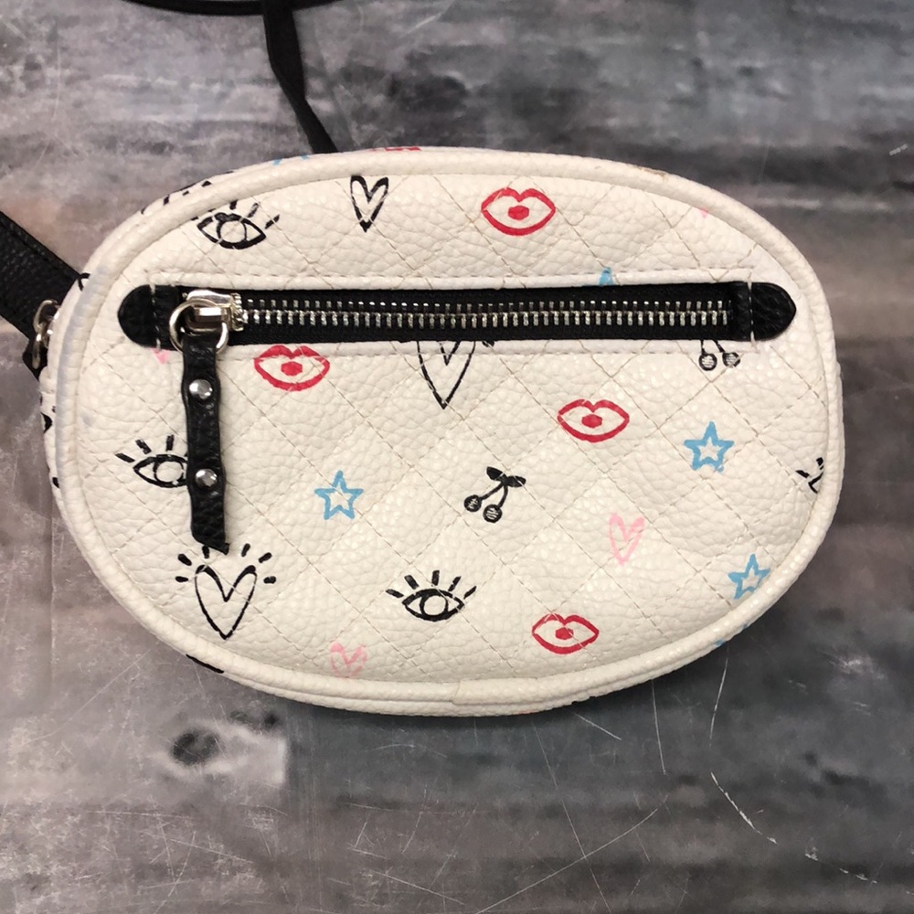 Claire’s Fanny pack with cute tattoo images‎